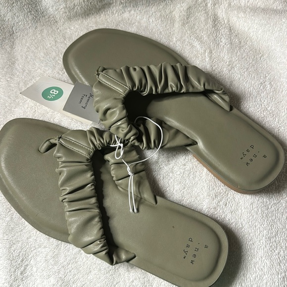 NWT A New Day. Sandal size 8 1/2 Memory foam.
Olive Green. Comfortable - Picture 1 of 5